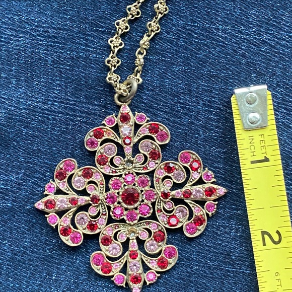 necklace with pink and ruby colored stones. - Picture 7 of 14